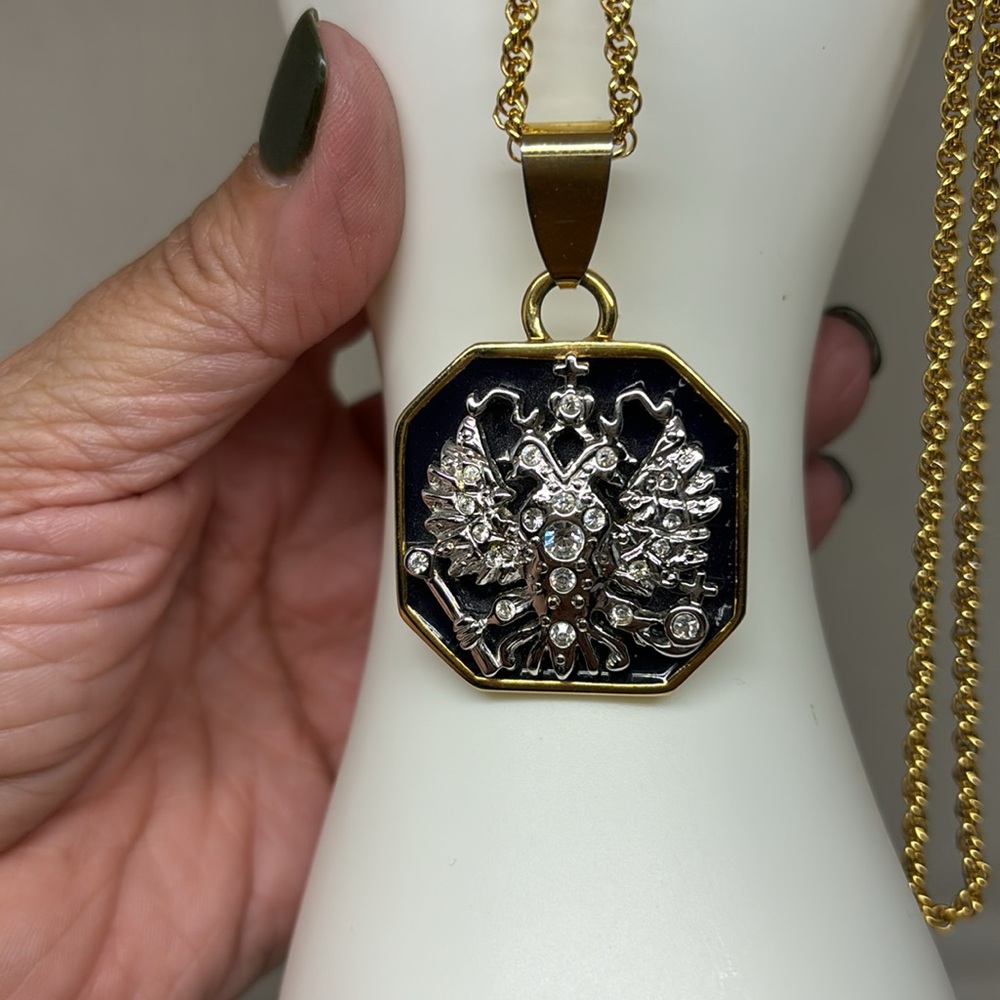 Beautiful Joan Rivers dark blue enamel pendant and chain